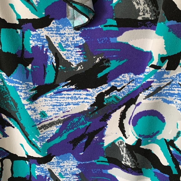 Cleo Abstract Ruffle Tank - Picture 6 of 9